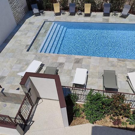 טורנון-סור-רון Hotel Les Amandiers מראה חיצוני תמונה
