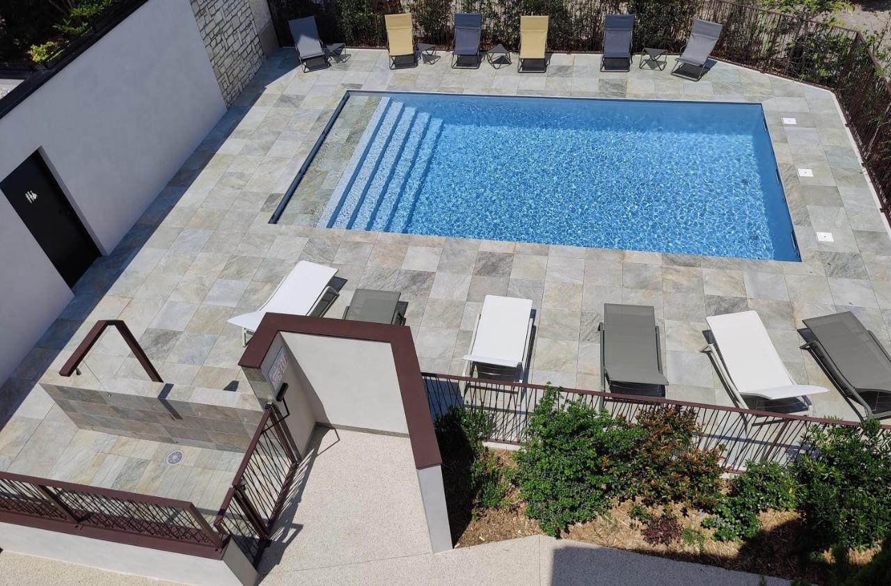טורנון-סור-רון Hotel Les Amandiers מראה חיצוני תמונה