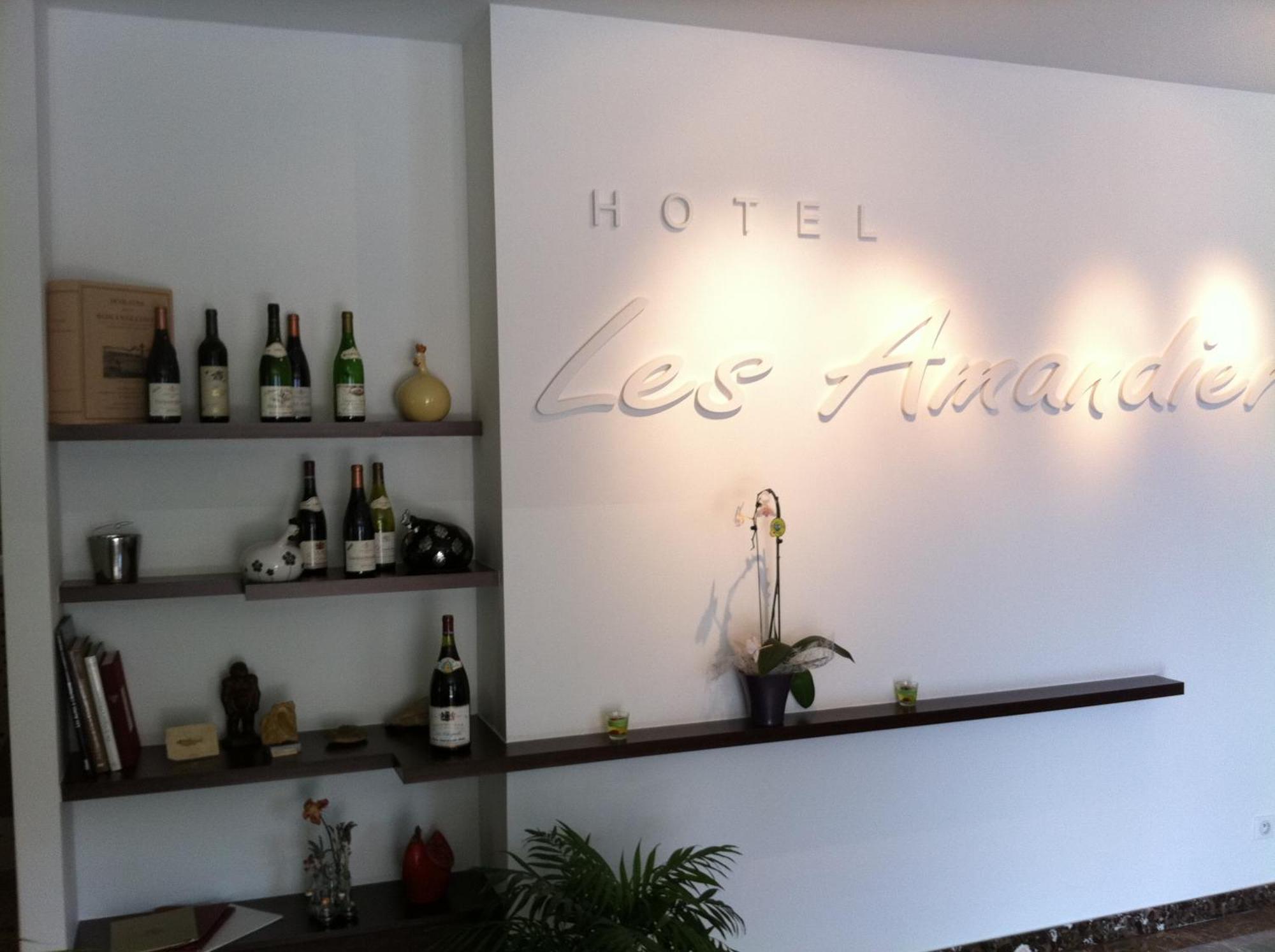 טורנון-סור-רון Hotel Les Amandiers מראה חיצוני תמונה